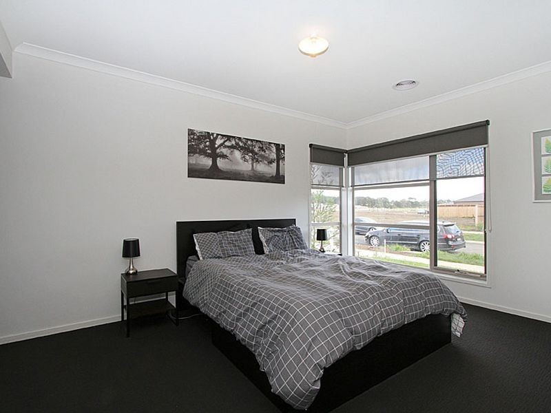 11 Burrell Way, Mernda VIC 3754