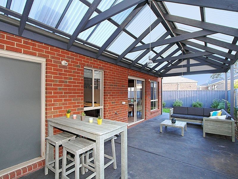 21 Jondarvan Drive, Mernda VIC 3754