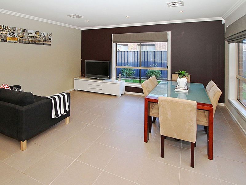 21 Jondarvan Drive, Mernda VIC 3754