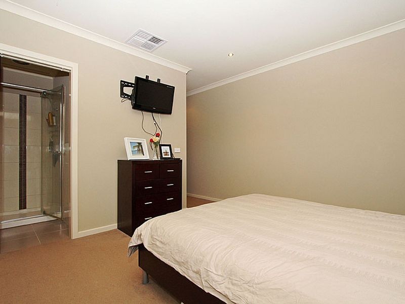 21 Jondarvan Drive, Mernda VIC 3754