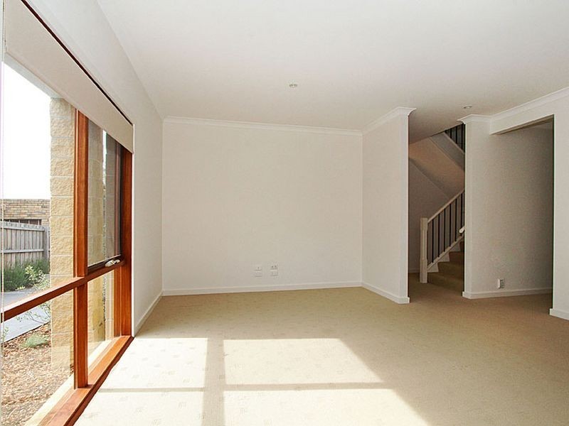 1/9 Warwick Road, Greensborough VIC 3088