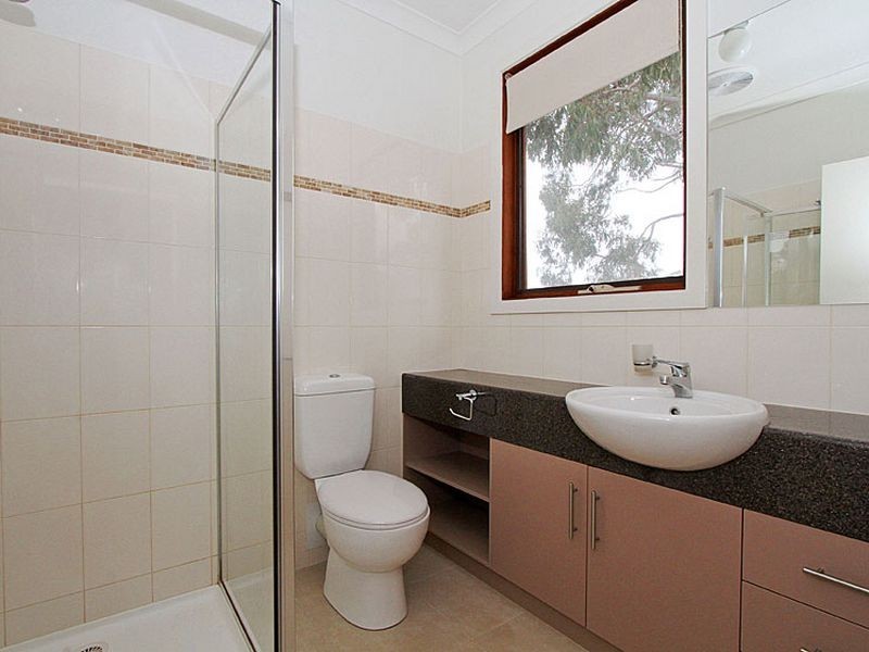 1/9 Warwick Road, Greensborough VIC 3088