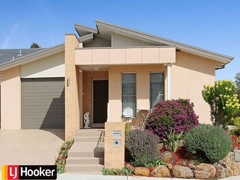 18 Bear Crescent, Doreen VIC 3754