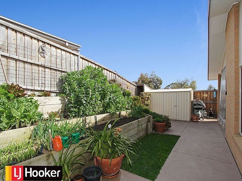 18 Bear Crescent, Doreen VIC 3754