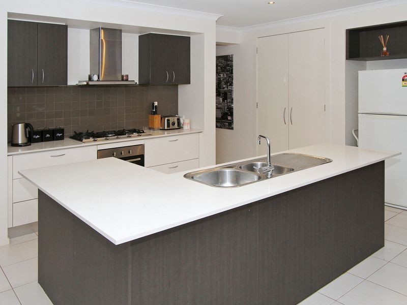 12 Pimpinella Pass, Mernda VIC 3754