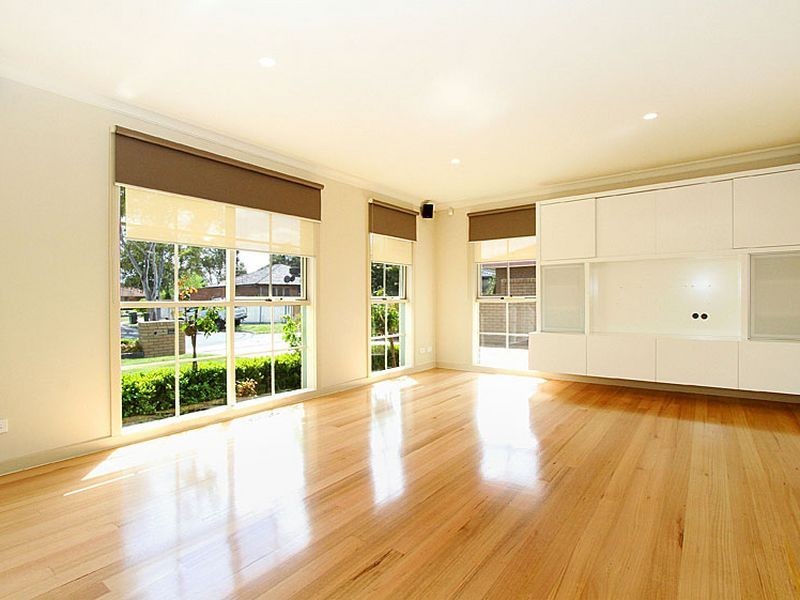 3 Redfield Court, Mill Park VIC 3082