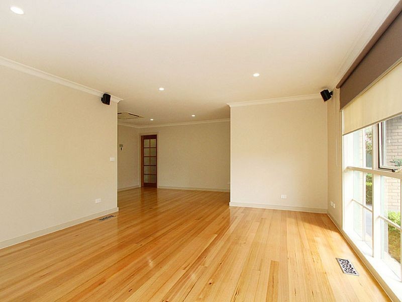 3 Redfield Court, Mill Park VIC 3082