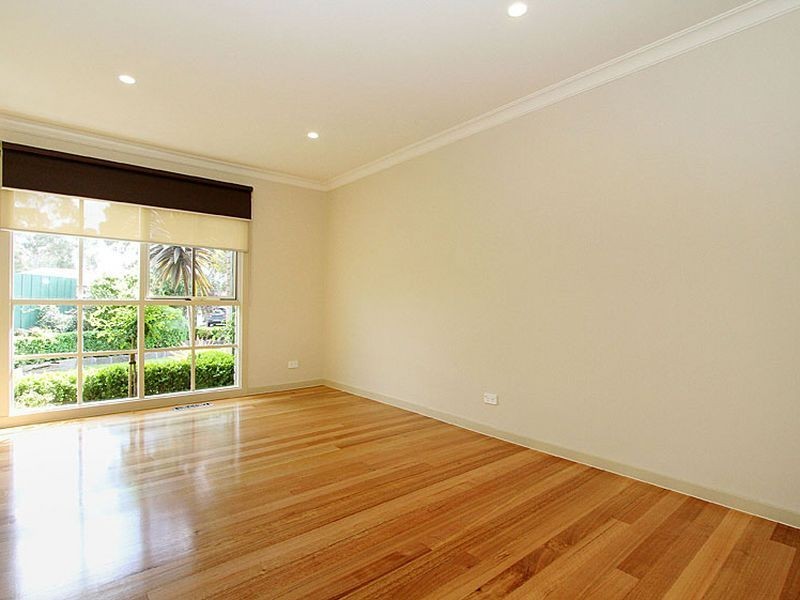 3 Redfield Court, Mill Park VIC 3082