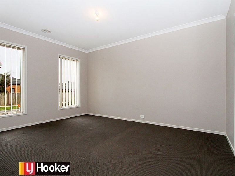 11 Gander St, Doreen VIC 3754