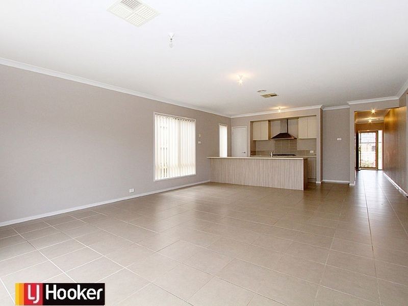 11 Gander St, Doreen VIC 3754