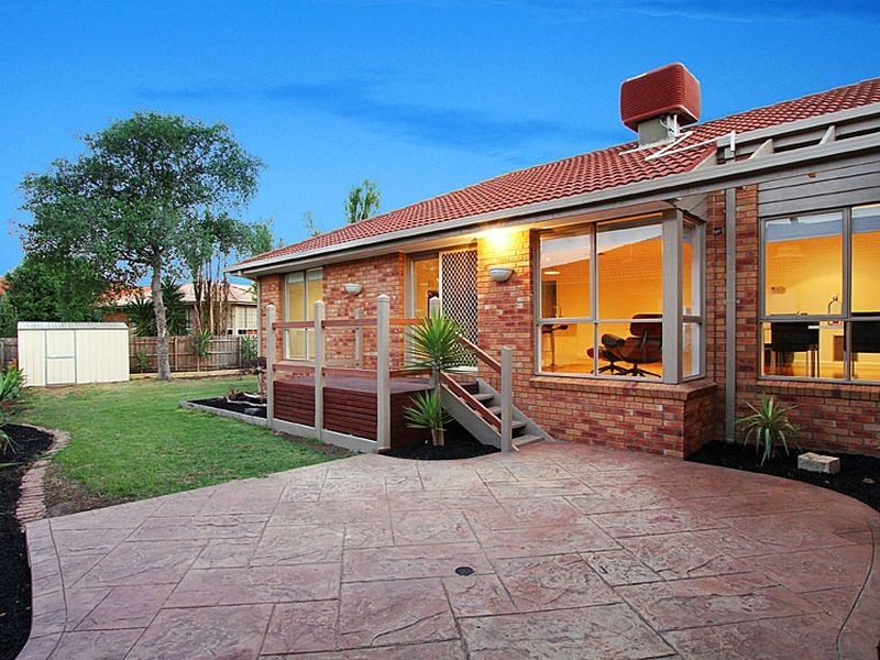 26 Mirbelia Crescent, Mill Park VIC 3082