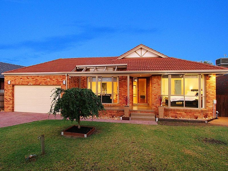 26 Mirbelia Crescent, Mill Park VIC 3082