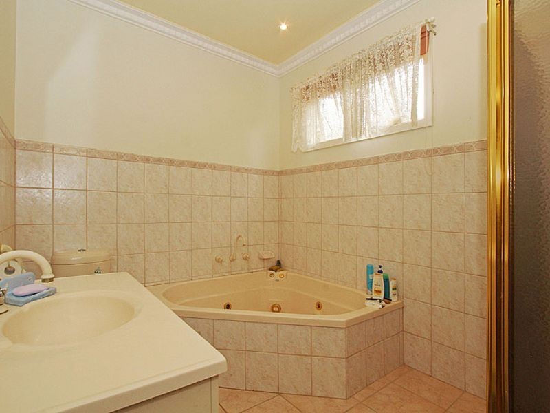 1/16 Lock Street, Fawkner VIC 3060