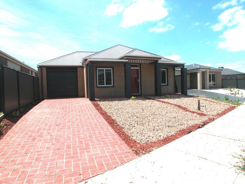 6 Donnelly Circuit, South Morang VIC 3752