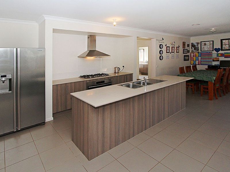 6 Gander st, Doreen VIC 3754