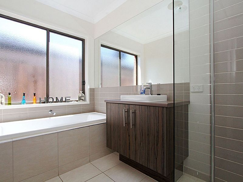 6 Gander st, Doreen VIC 3754