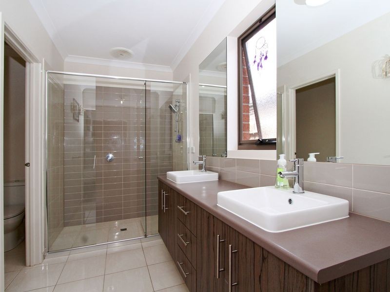 6 Gander st, Doreen VIC 3754