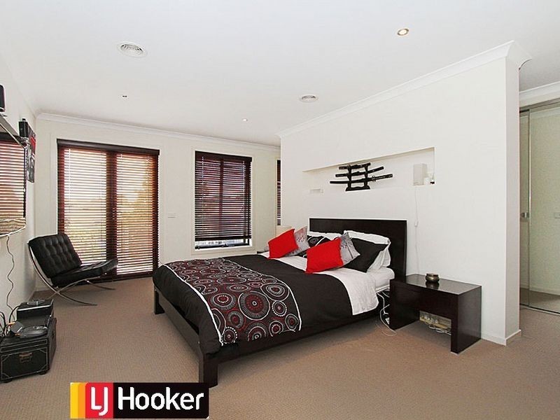 8 Hepburn St, South Morang VIC 3752