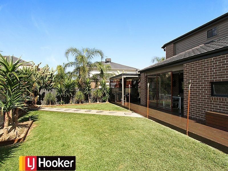 8 Hepburn St, South Morang VIC 3752