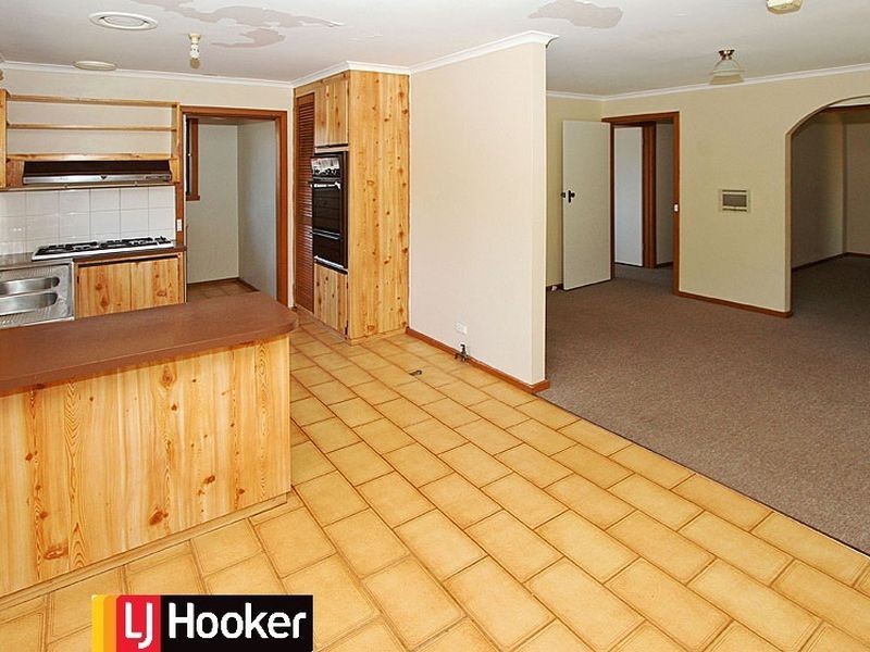 13 Fraser Close, Mill Park VIC 3082