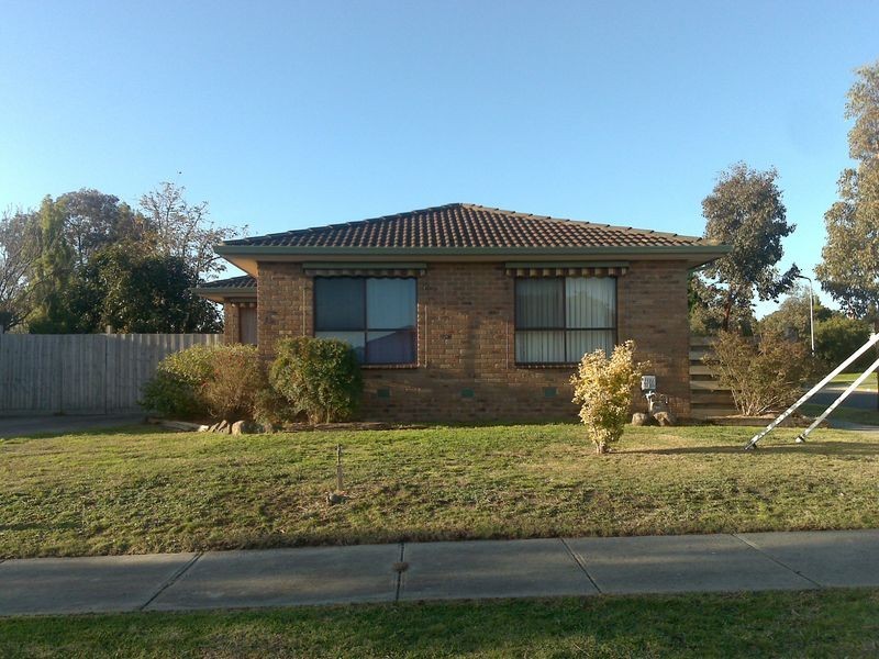13 Fraser Close, Mill Park VIC 3082