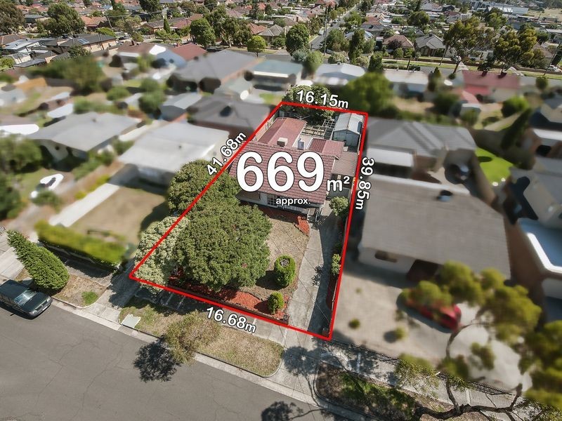 8 Vervale Avenue, Fawkner VIC 3060