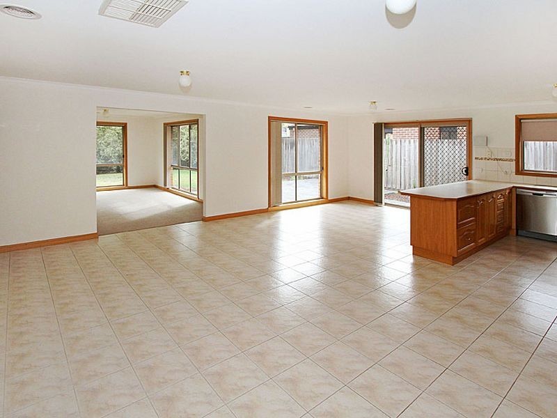 33 Auburn Road, South Morang VIC 3752