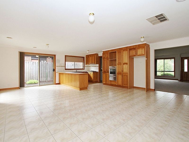 33 Auburn Road, South Morang VIC 3752