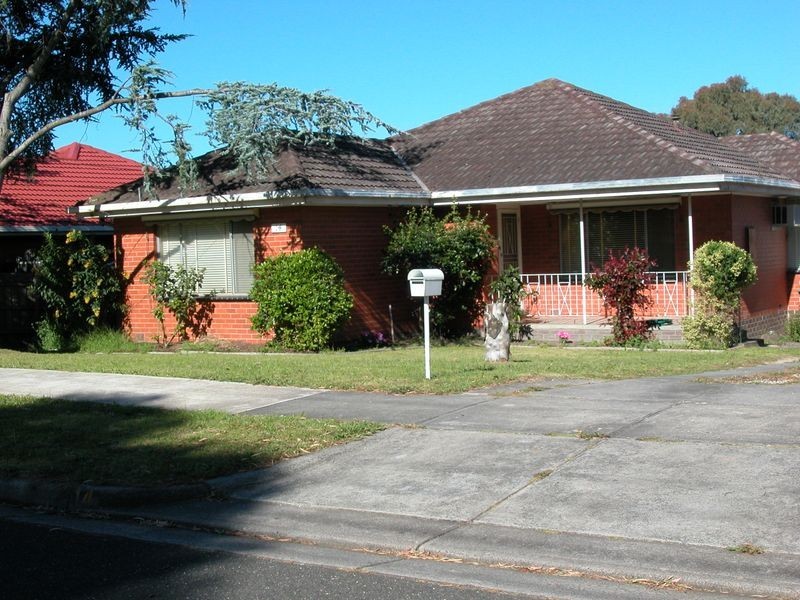 14 Carolyn Crescent, Bundoora VIC 3083