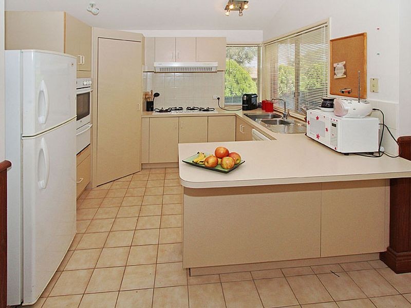 6 Small Court, Mill Park VIC 3082