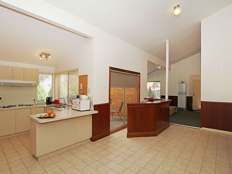 6 Small Court, Mill Park VIC 3082