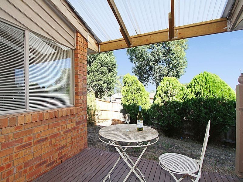 6 Small Court, Mill Park VIC 3082
