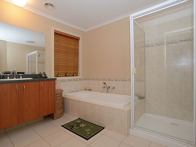 35 Auburn Road, South Morang VIC 3752