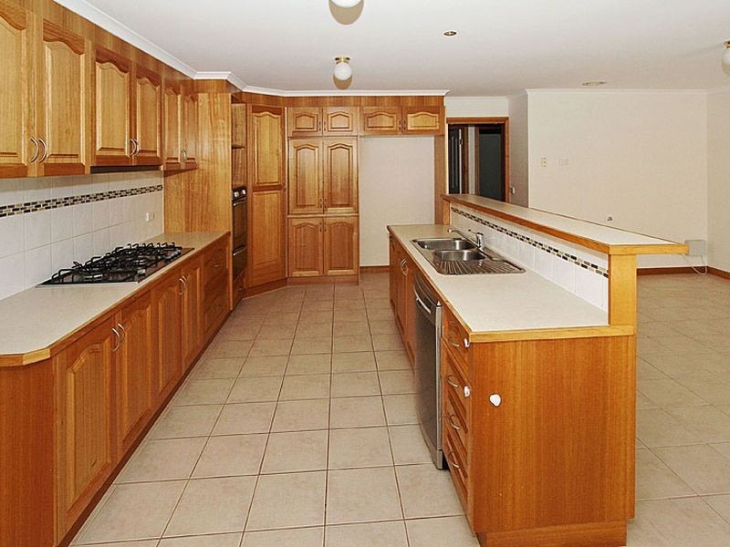 24 Ellendale Way, South Morang VIC 3752