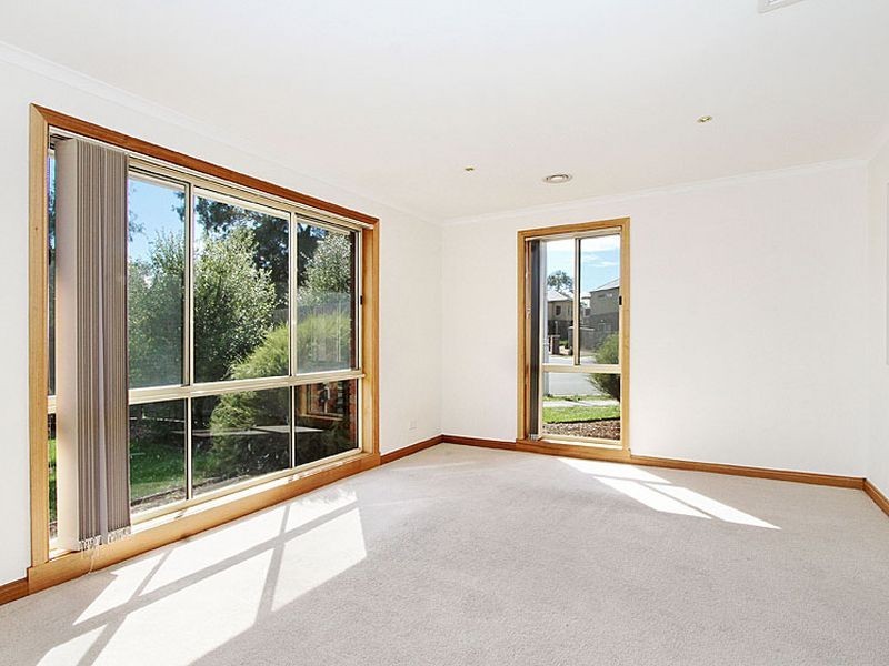 24 Ellendale Way, South Morang VIC 3752