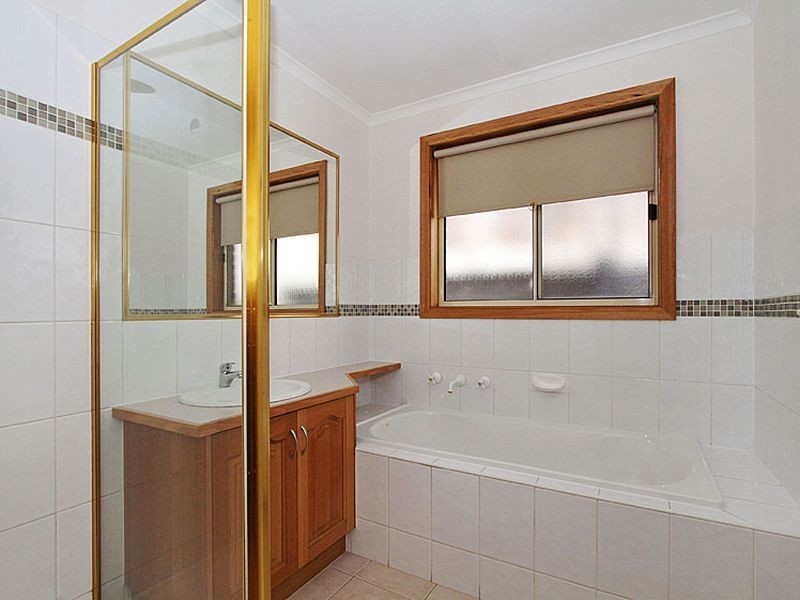 24 Ellendale Way, South Morang VIC 3752