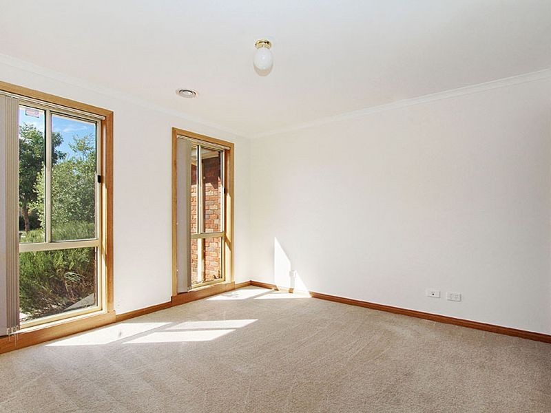24 Ellendale Way, South Morang VIC 3752