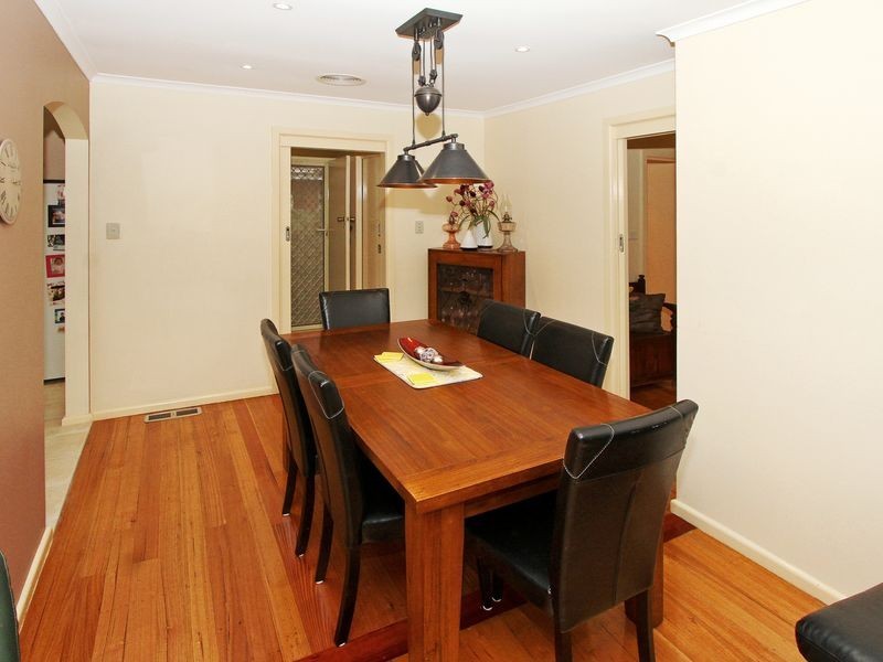 11 Chifley Street, Lalor VIC 3075