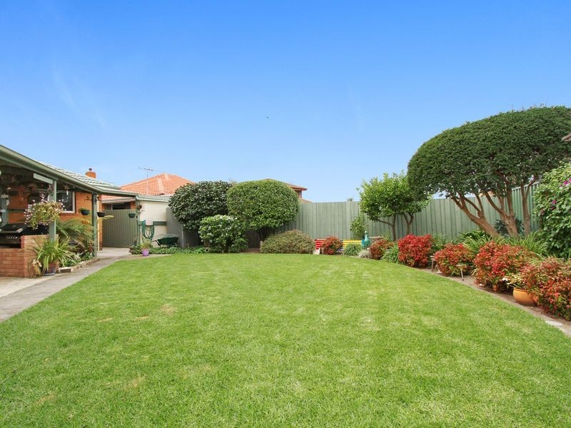 11 Chifley Street, Lalor VIC 3075