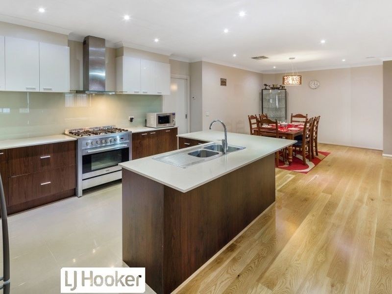 12 Jondarvan Drive, Mernda VIC 3754