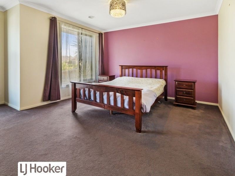 12 Jondarvan Drive, Mernda VIC 3754