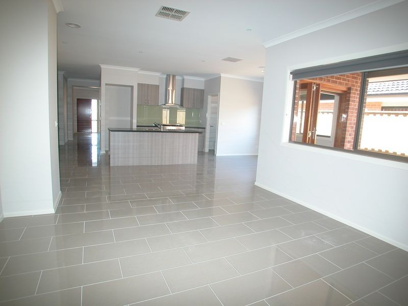 28 Bedervale Loop, Doreen VIC 3754