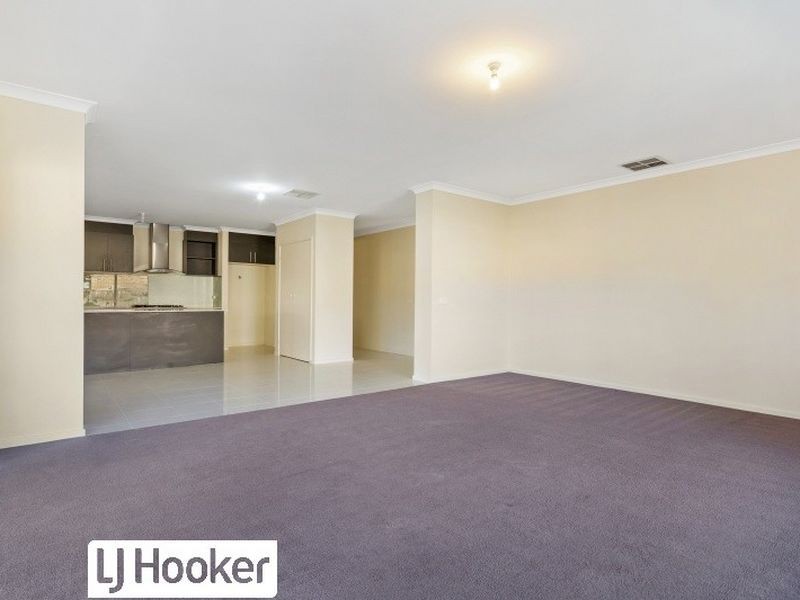18 Monet Place, South Morang VIC 3752