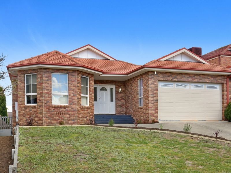 14 Honeyeater Terrace, South Morang VIC 3752