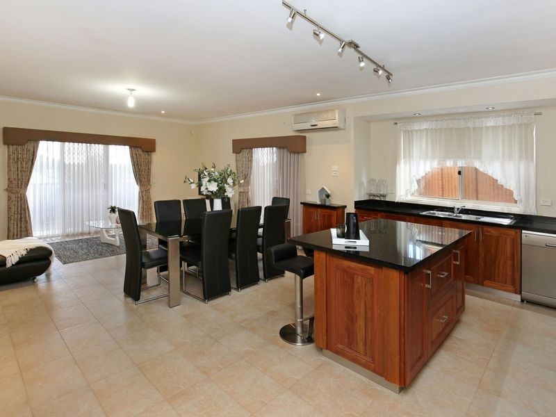 14 Honeyeater Terrace, South Morang VIC 3752