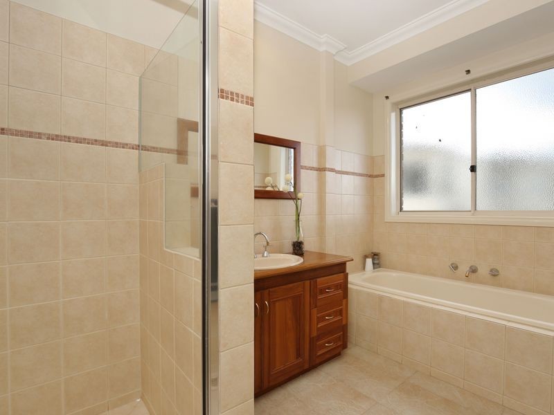 14 Honeyeater Terrace, South Morang VIC 3752