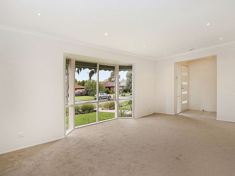 67 Prince Of Wales Avenue, Mill Park VIC 3082