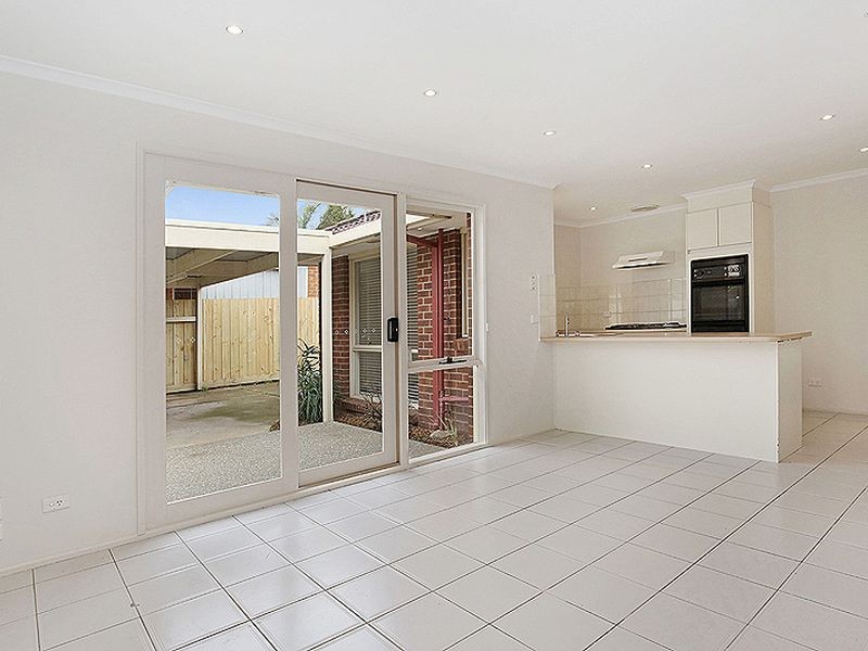 67 Prince Of Wales Avenue, Mill Park VIC 3082