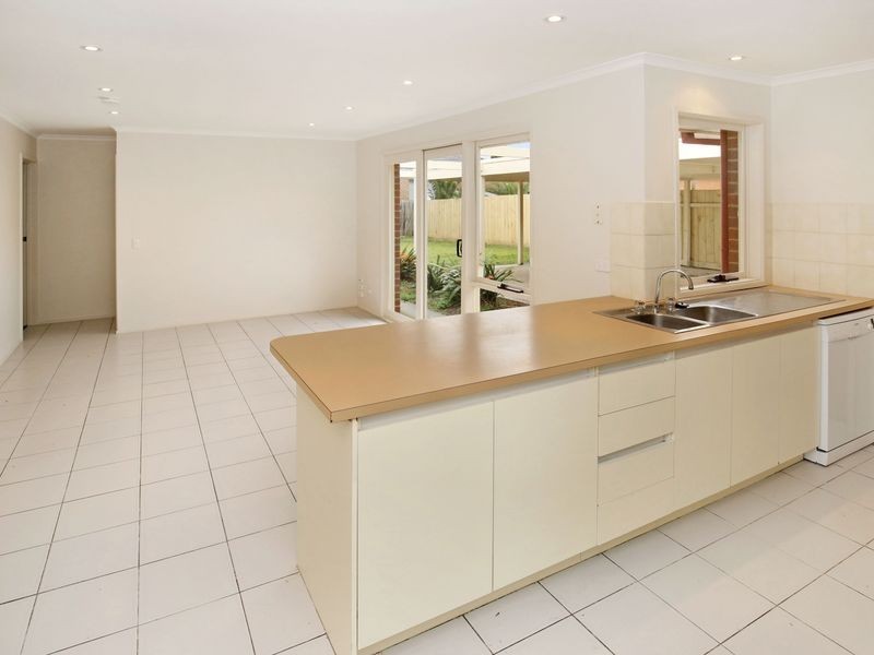 67 Prince Of Wales Avenue, Mill Park VIC 3082