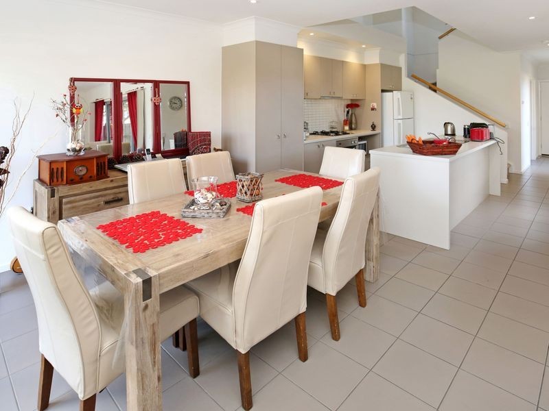 15 Hampden Green, South Morang VIC 3752